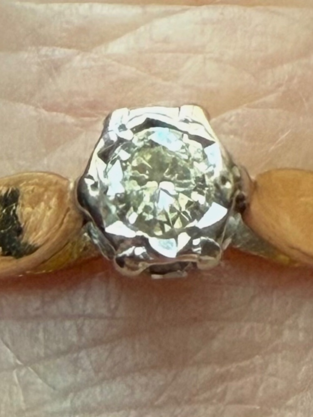 750/18K Yellow Gold Diamond Ring Solitaire Diamond Round Cut 0.15 ct Size 5.5 - Picture 4 of 12
